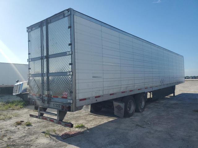 1UYVS2534HM850928 - 2017 UTILITY VS2RA WHITE photo 4