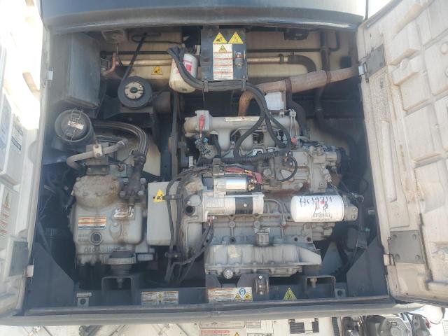 1UYVS2534HM850928 - 2017 UTILITY VS2RA WHITE photo 7