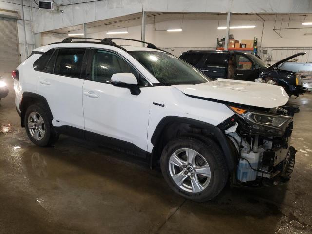 4T3RWRFV2MU038196 - 2021 TOYOTA RAV4 XLE Biały zdjęcie 4