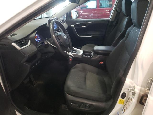 4T3RWRFV2MU038196 - 2021 TOYOTA RAV4 XLE Biały zdjęcie 7
