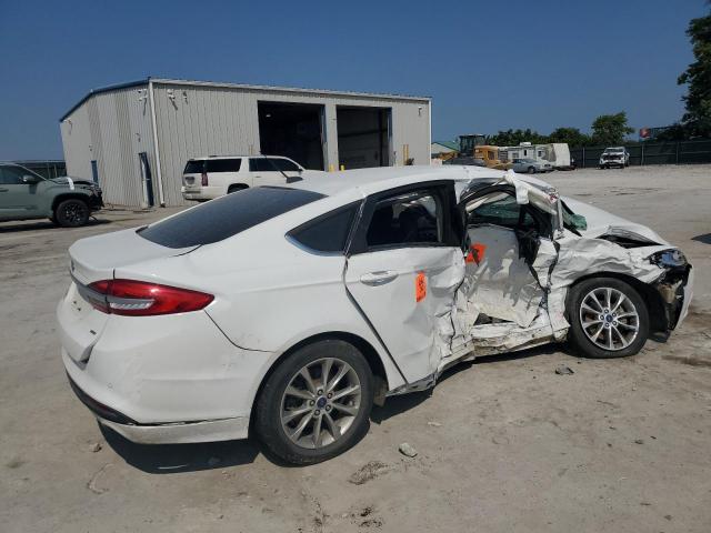 3FA6P0H72HR356071 - 2017 FORD FUSION SE WHITE photo 3