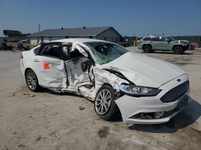 3FA6P0H72HR356071 - 2017 FORD FUSION SE WHITE photo 4