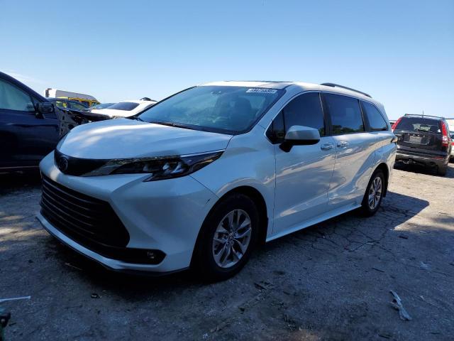2025 TOYOTA SIENNA XLE, 