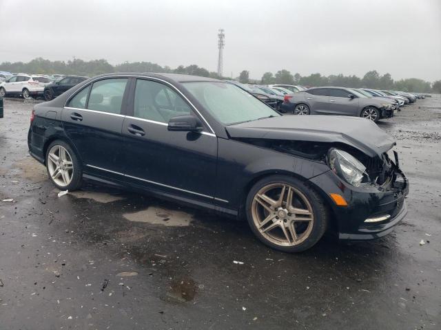 WDDGF8BB9BR181176 - 2011 MERCEDES-BENZ C 300 4MATIC BLACK photo 4