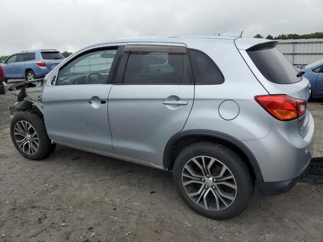 JA4AR3AU3HZ053998 - 2017 MITSUBISHI OUTLANDER ES SILVER photo 2