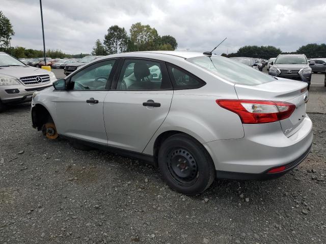 1FAHP3E29CL462351 - 2012 FORD FOCUS S SILVER photo 2