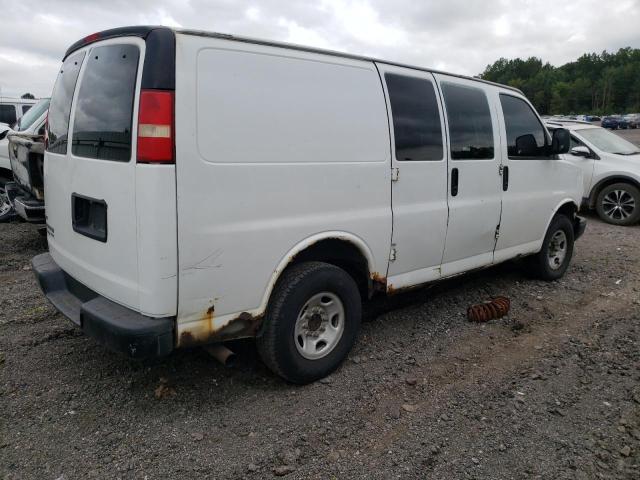 1GTZGFBGXA1126667 - 2010 GMC SAVANA G2500 WHITE photo 3