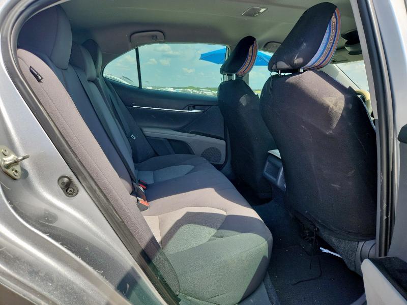 4T1C11AK2LU996104 - 2020 TOYOTA CAMRY LE SILVER photo 10