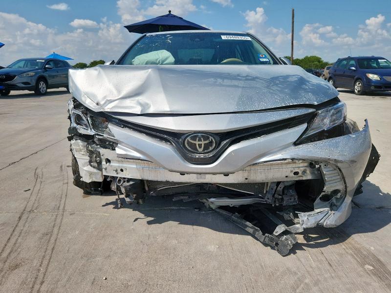 4T1C11AK2LU996104 - 2020 TOYOTA CAMRY LE SILVER photo 5