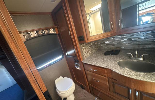 4UZACJDT0HCJD1128 - 2017 FREIGHTLINER CHASSIS XC Бежевий фото 14