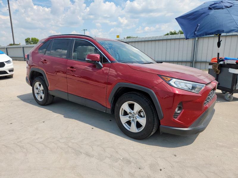 JTMW1RFV2KJ015322 - 2019 TOYOTA RAV4 XLE MAROON photo 4