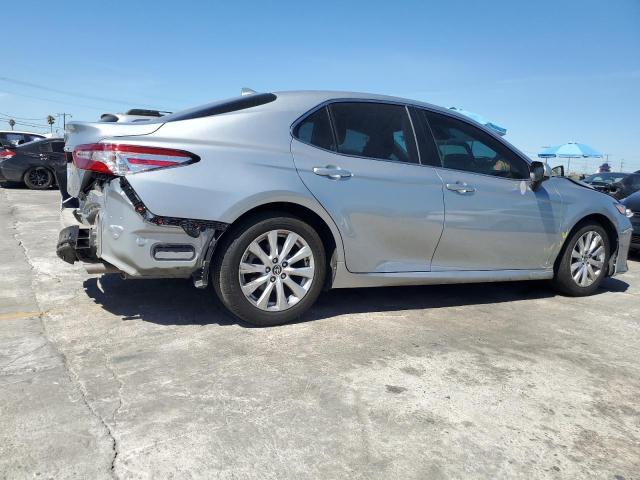 4T1C11AK2LU391659 - 2020 TOYOTA CAMRY LE 银色 照片 3