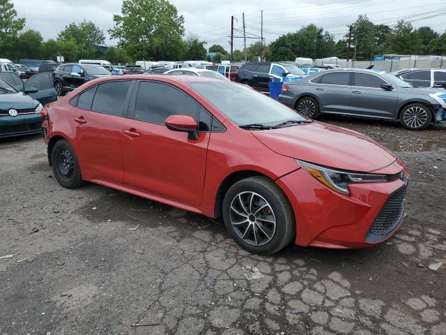 5YFEPMAE4MP258911 - 2021 TOYOTA COROLLA LE Kırmızı fotoğraf 4