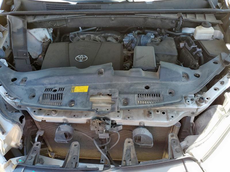 5TDKZRFH4JS540983 - 2018 TOYOTA HIGHLANDER SE Biały zdjęcie 12