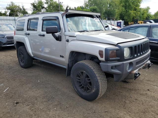 5GTDN136X68196363 - 2006 HUMMER H3 GRAY photo 4