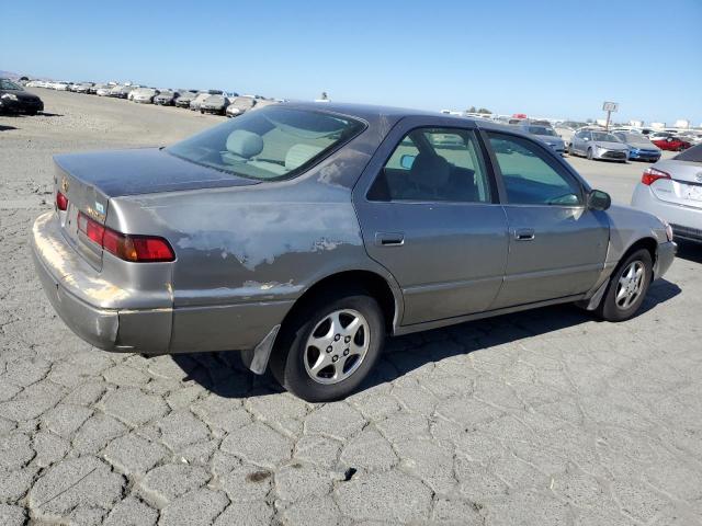 4T1BG22K6XU510835 - 1999 TOYOTA CAMRY CE GRAY photo 3