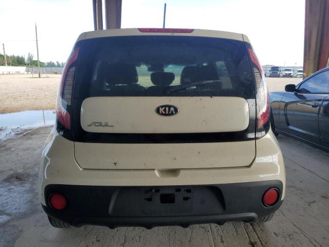 KNDJN2A24J7615516 - 2018 KIA SOUL WHITE photo 6