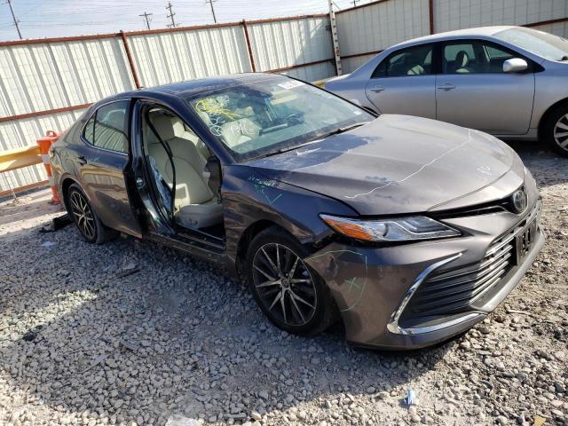 4T1FZ1AK4NU064883 - 2022 TOYOTA CAMRY XLE GRAY photo 4