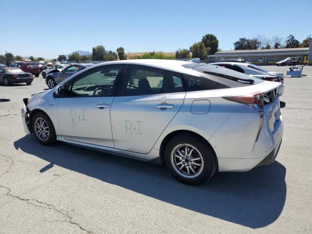 JTDKARFU6J3552395 - 2018 TOYOTA PRIUS SILVER photo 2