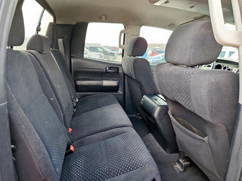 5TFRM5F10DX067400 - 2013 TOYOTA TUNDRA DOUBLE CAB SR5 SILVER photo 10