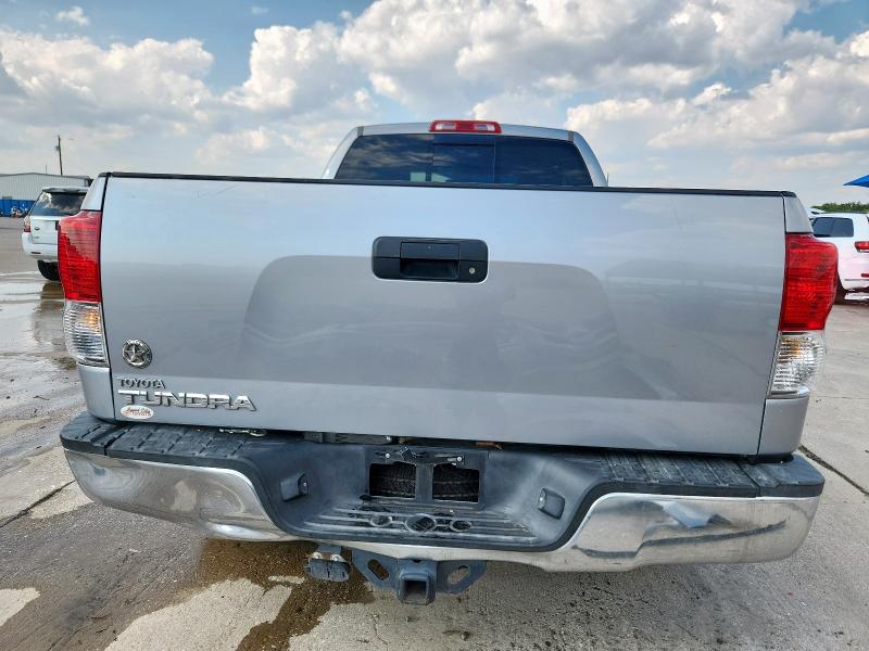 5TFRM5F10DX067400 - 2013 TOYOTA TUNDRA DOUBLE CAB SR5 SILVER photo 6