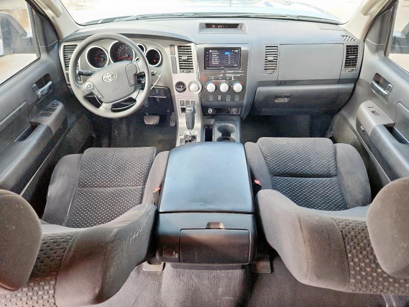 5TFRM5F10DX067400 - 2013 TOYOTA TUNDRA DOUBLE CAB SR5 SILVER photo 8