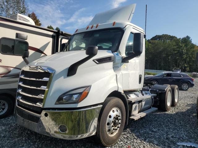 1FUJHTDV3RLVF4136 - 2024 FREIGHTLINER CASCADIA 1 Ақ фото 2