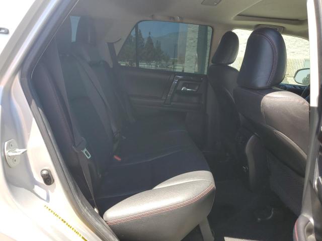 JTEBU5JR5J5509251 - 2018 TOYOTA 4RUNNER SR5/SR5 PREMIUM SILVER photo 11