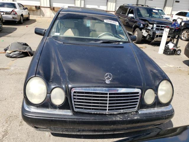 WDBJF55F5VA316748 - 1997 MERCEDES-BENZ E 320 BLUE photo 5