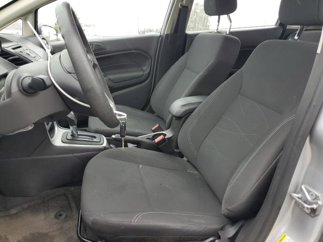 3FADP4EJ4JM124444 - 2018 FORD FIESTA SE Күміс фото 7