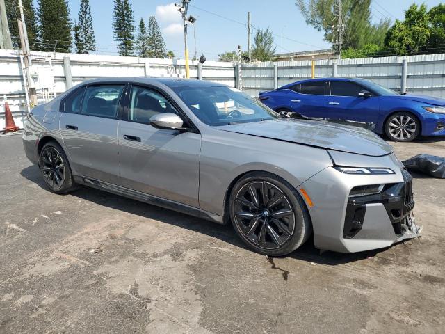 WBA23EH07PCM61560 - 2023 BMW 740 I GRAY photo 4
