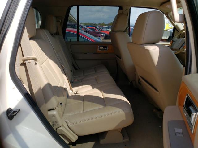 5LMFU28508LJ04744 - 2008 LINCOLN NAVIGATOR თეთრი ფოტო 11