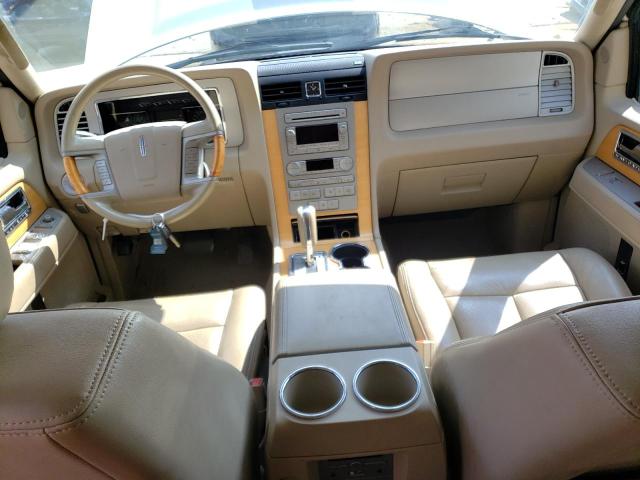 5LMFU28508LJ04744 - 2008 LINCOLN NAVIGATOR თეთრი ფოტო 8