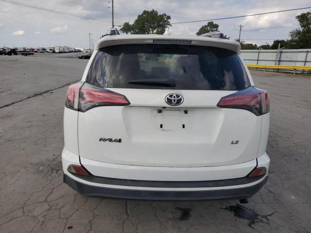JTMZFREV9JD121988 - 2018 TOYOTA RAV4 LE Ақ фото 6