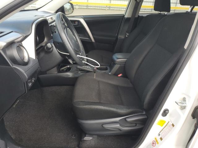 JTMZFREV9JD121988 - 2018 TOYOTA RAV4 LE Ақ фото 7