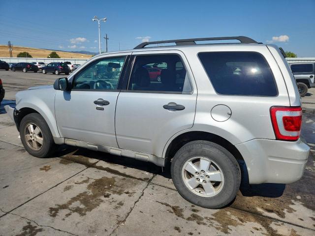1FMCU93G29KB53975 - 2009 FORD ESCAPE XLT SILVER photo 2