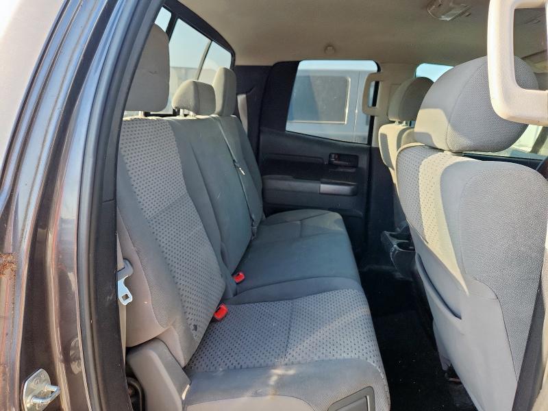 5TFUW5F16DX289511 - 2013 TOYOTA TUNDRA DOUBLE CAB SR5 GRAY photo 10