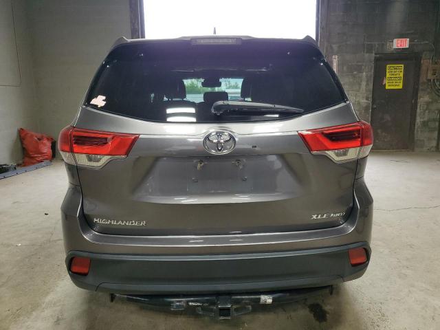 5TDJZRFH3JS528657 - 2018 TOYOTA HIGHLANDER SE Szary zdjęcie 6