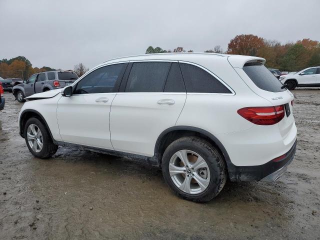 WDC0G4KB6JV031351 - 2018 MERCEDES-BENZ GLC 300 4MATIC WHITE photo 2