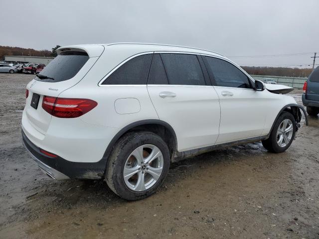 WDC0G4KB6JV031351 - 2018 MERCEDES-BENZ GLC 300 4MATIC WHITE photo 3