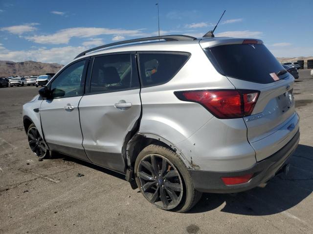 1FMCU9GD3KUB29842 - 2019 FORD ESCAPE SE 银色 照片 2