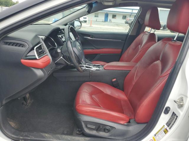 4T1B61HK0JU084703 - 2018 TOYOTA CAMRY XSE თეთრი ფოტო 7