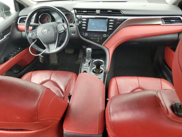 4T1B61HK0JU084703 - 2018 TOYOTA CAMRY XSE თეთრი ფოტო 8