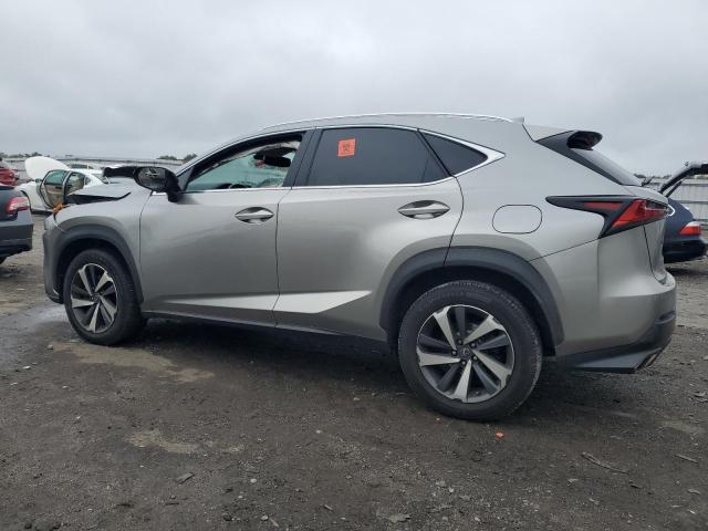 JTJBARBZ0J2175499 - 2018 LEXUS NX 300 BASE Серебристый фото 2