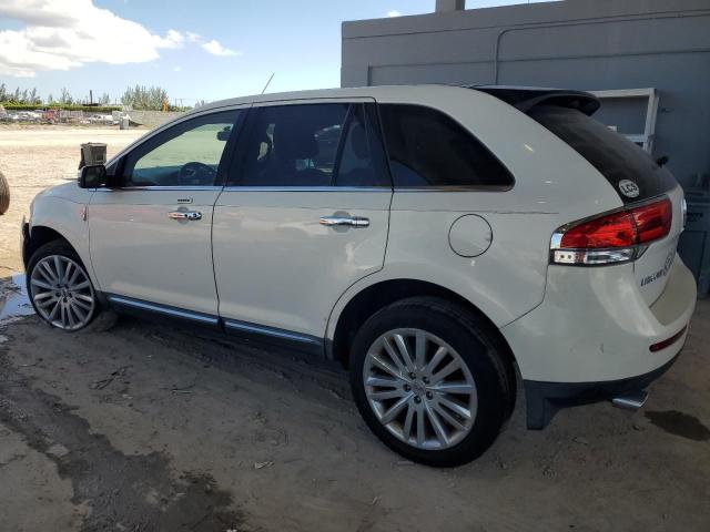 2LMDJ6JK2DBL36948 - 2013 LINCOLN MKX WHITE photo 2