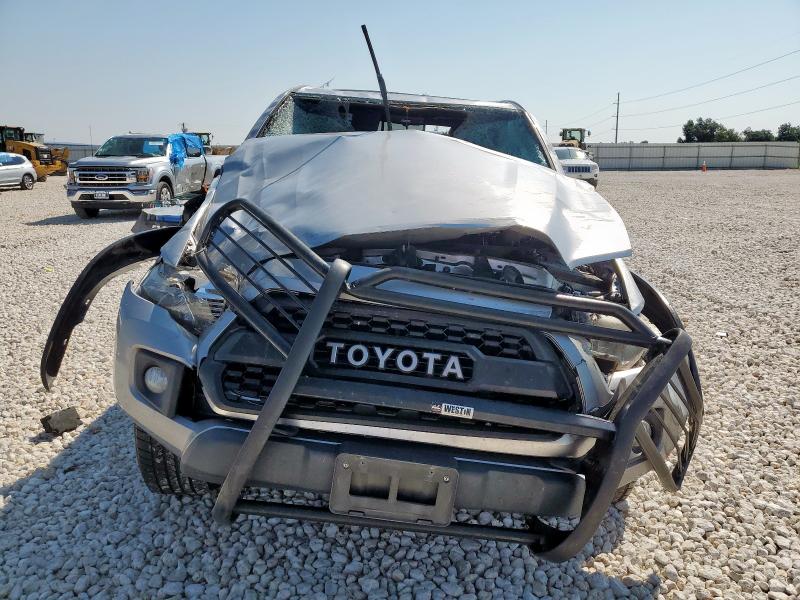 5TFDZ5BN6HX026957 - 2017 TOYOTA TACOMA DOUBLE CAB SILVER photo 5