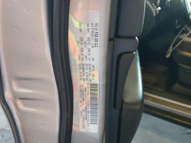 1C4RJEAG5LC280949 - 2020 JEEP GRAND CHEROKEE LAREDO SILVER photo 13