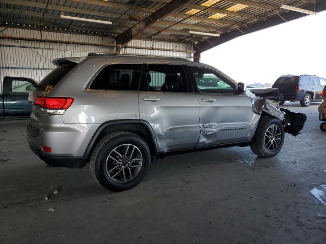 1C4RJEAG5LC280949 - 2020 JEEP GRAND CHEROKEE LAREDO SILVER photo 3