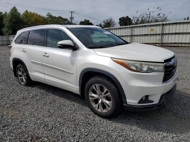 5TDJKRFH9FS142577 - 2015 TOYOTA HIGHLANDER XLE WHITE photo 4