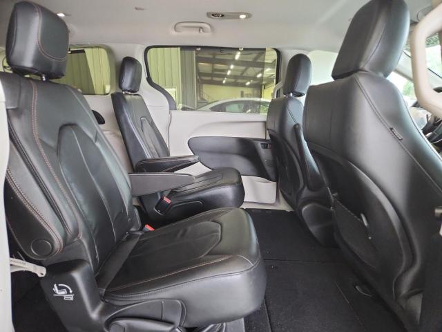 2C4RC1BG4HR745513 - 2017 CHRYSLER PACIFICA TOURING L WHITE photo 11